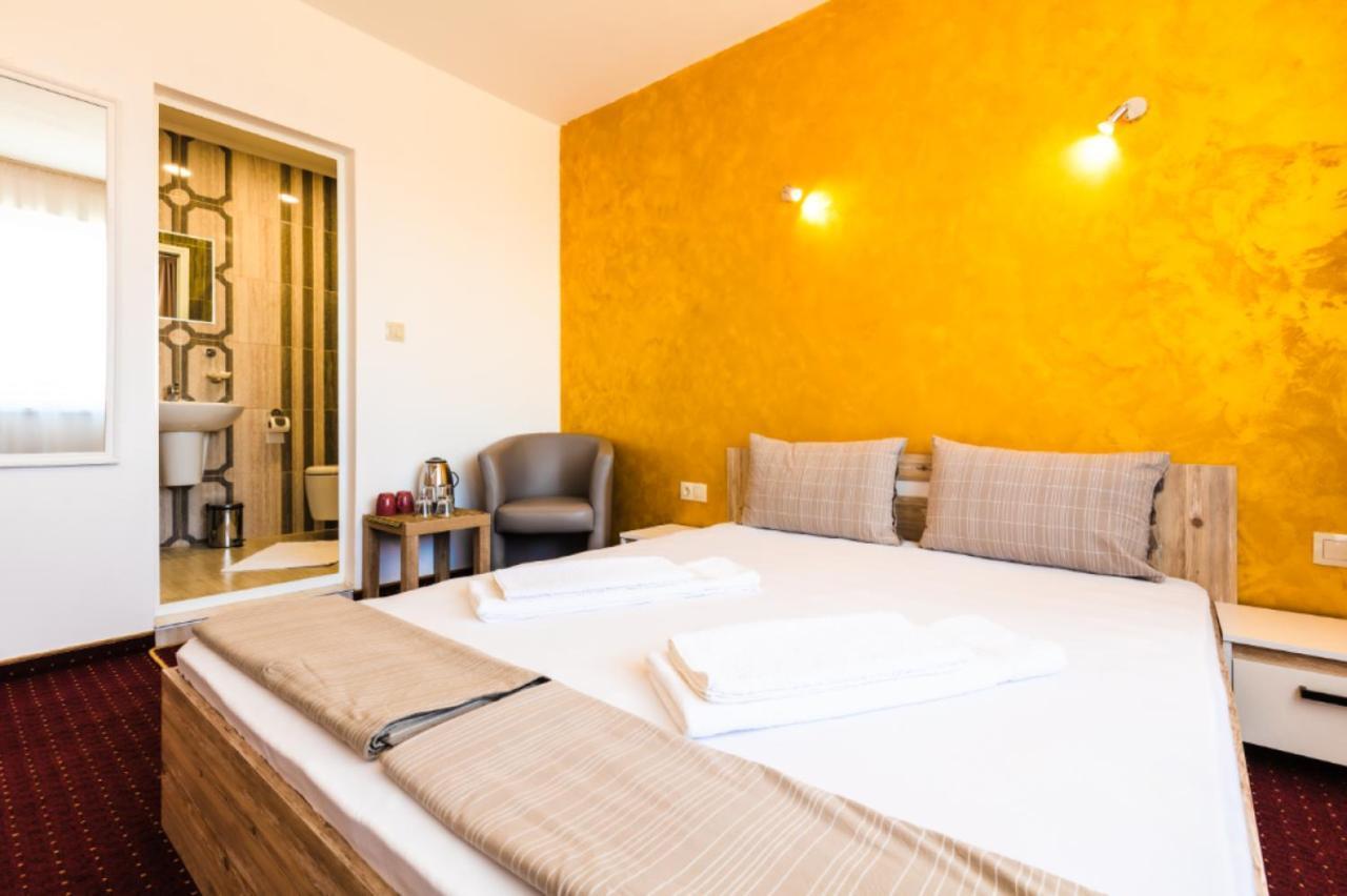 Guest House Theona Obzor Exterior photo